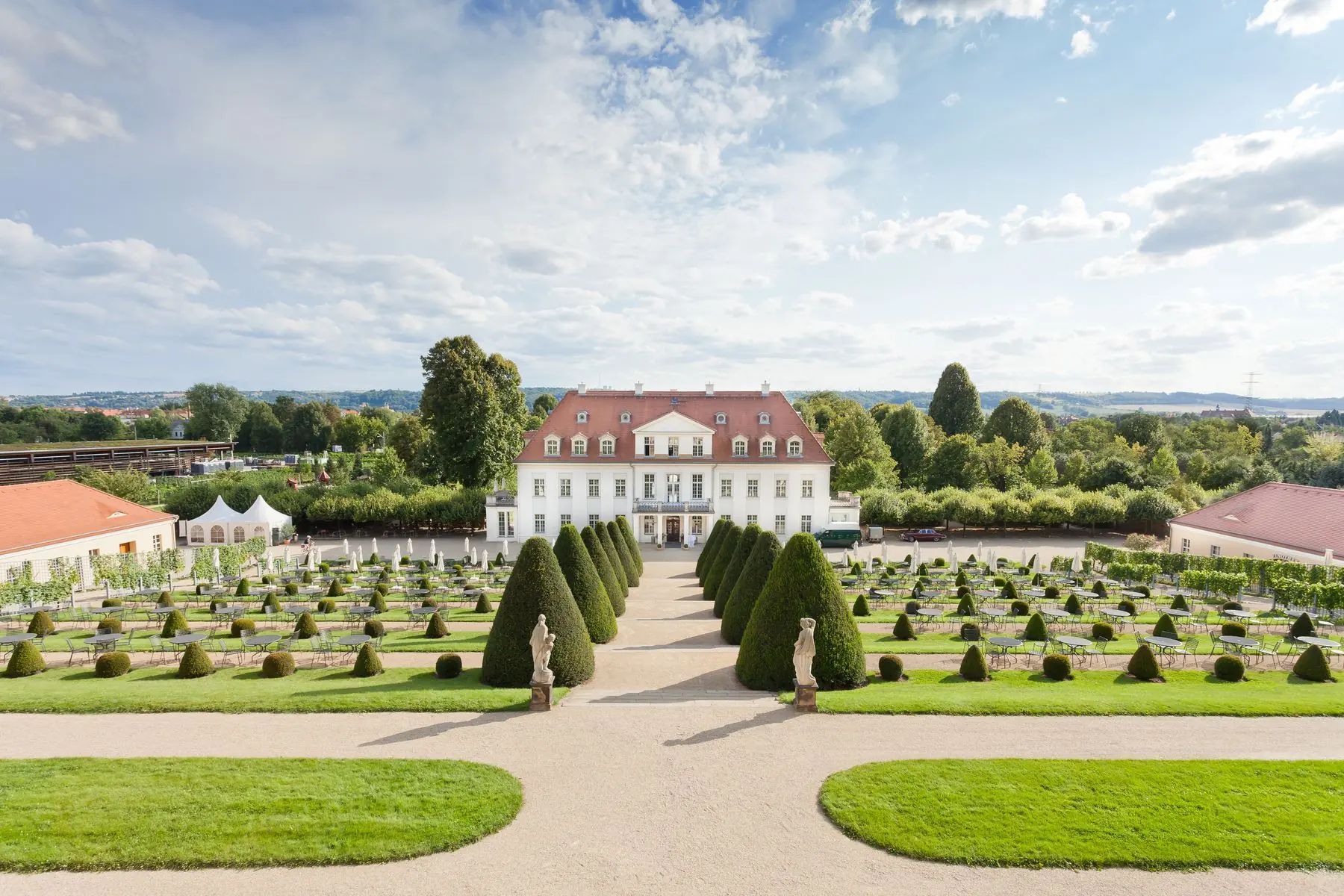 Schloss Wackerbarth mit Barockgarten in Radebeul