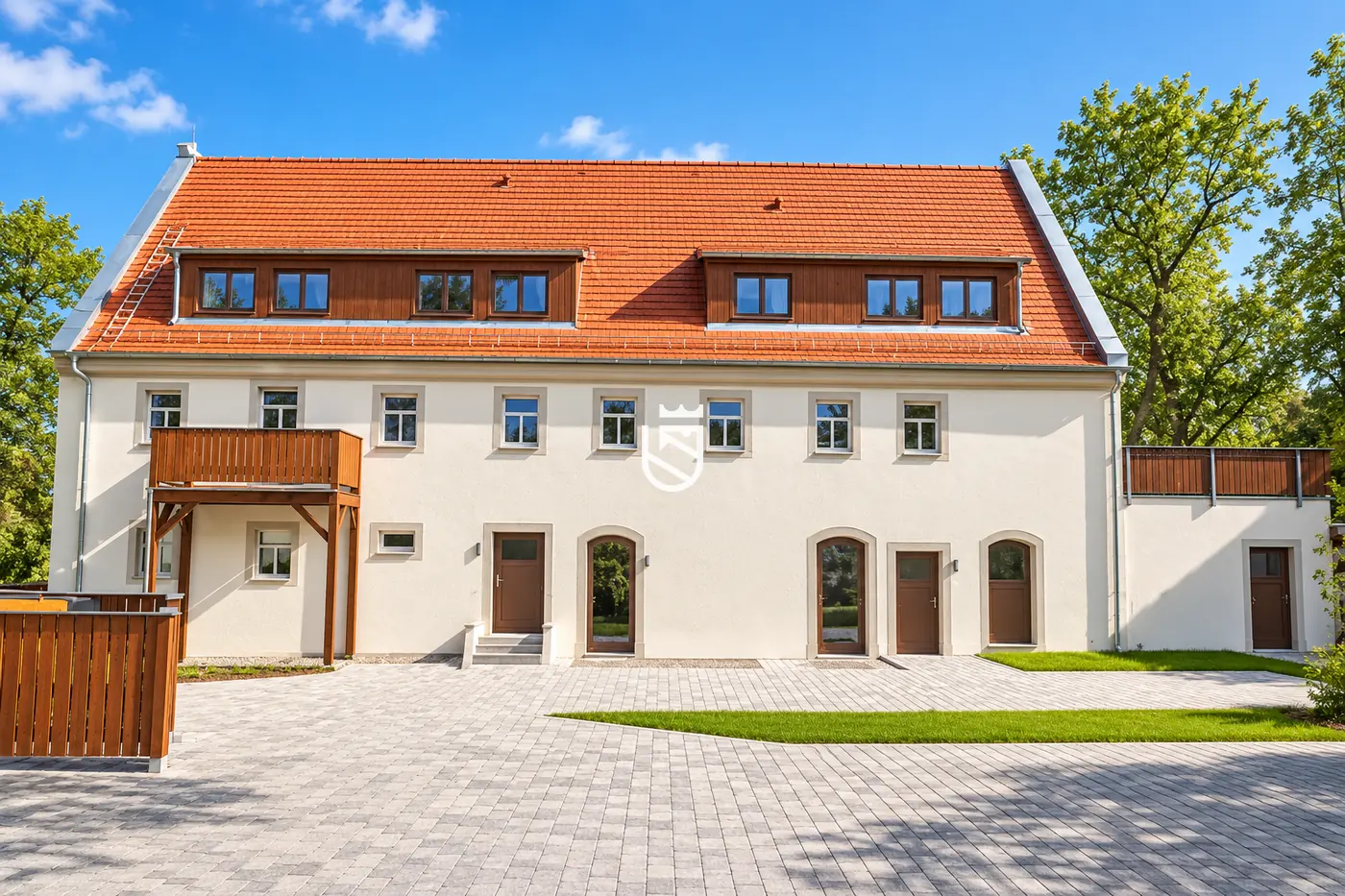 Saniertes Wohnhaus am Lugaer Platz 3 in Dresden-Luga