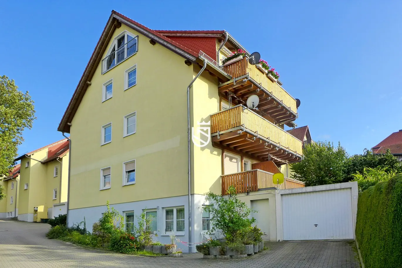 Mehrfamilienhaus mit Balkonen in Nossen