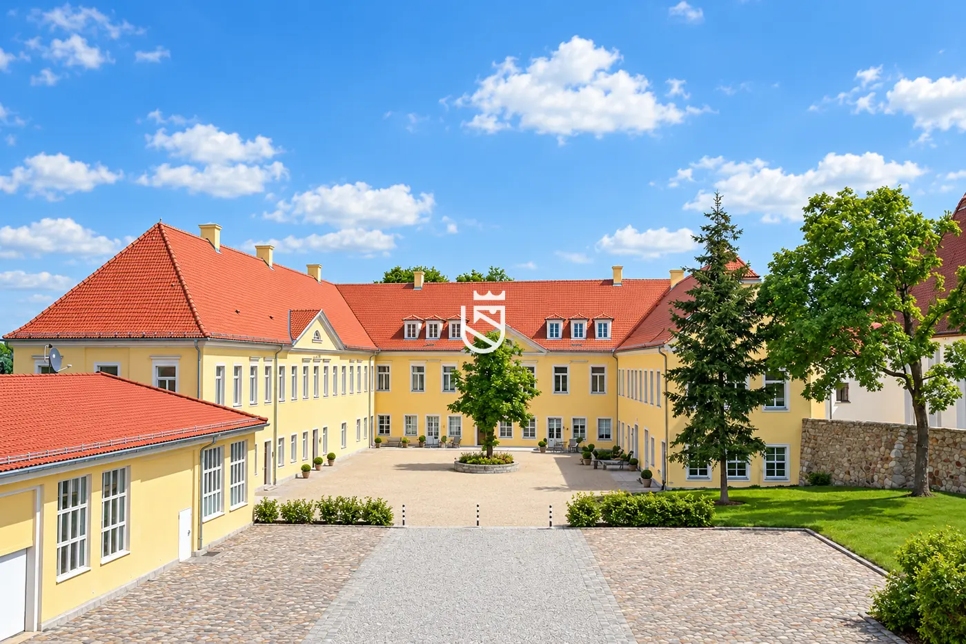 Saniertes Schlossensemble Weistropp in Klipphausen